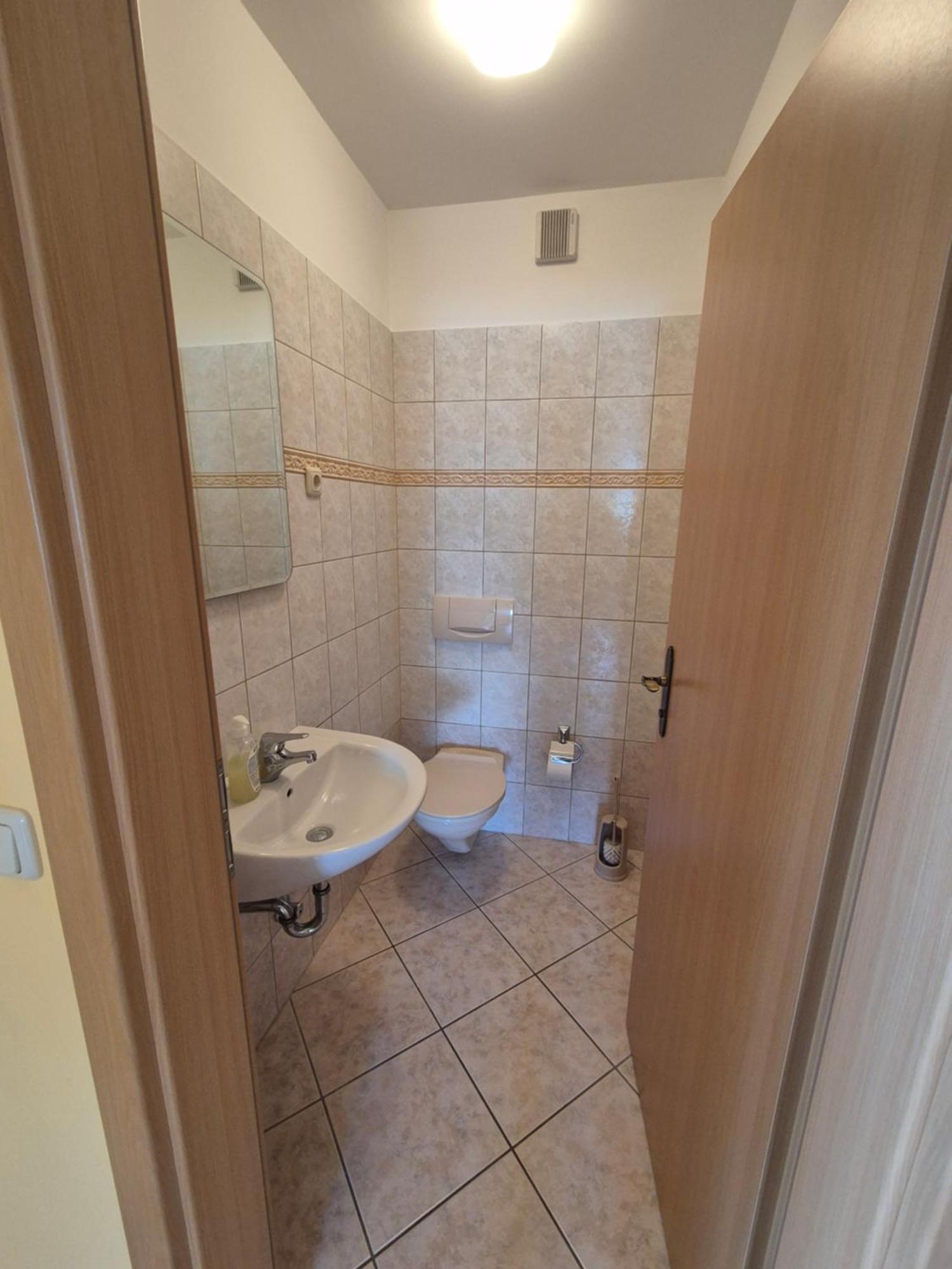 Apartments And Rooms Mamic Dugi Rat Exterior foto