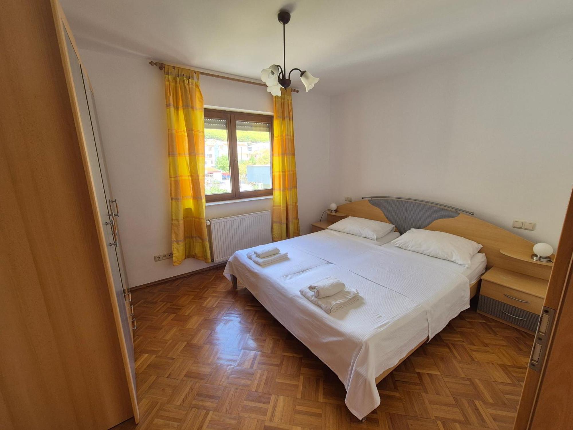 Apartments And Rooms Mamic Dugi Rat Exterior foto