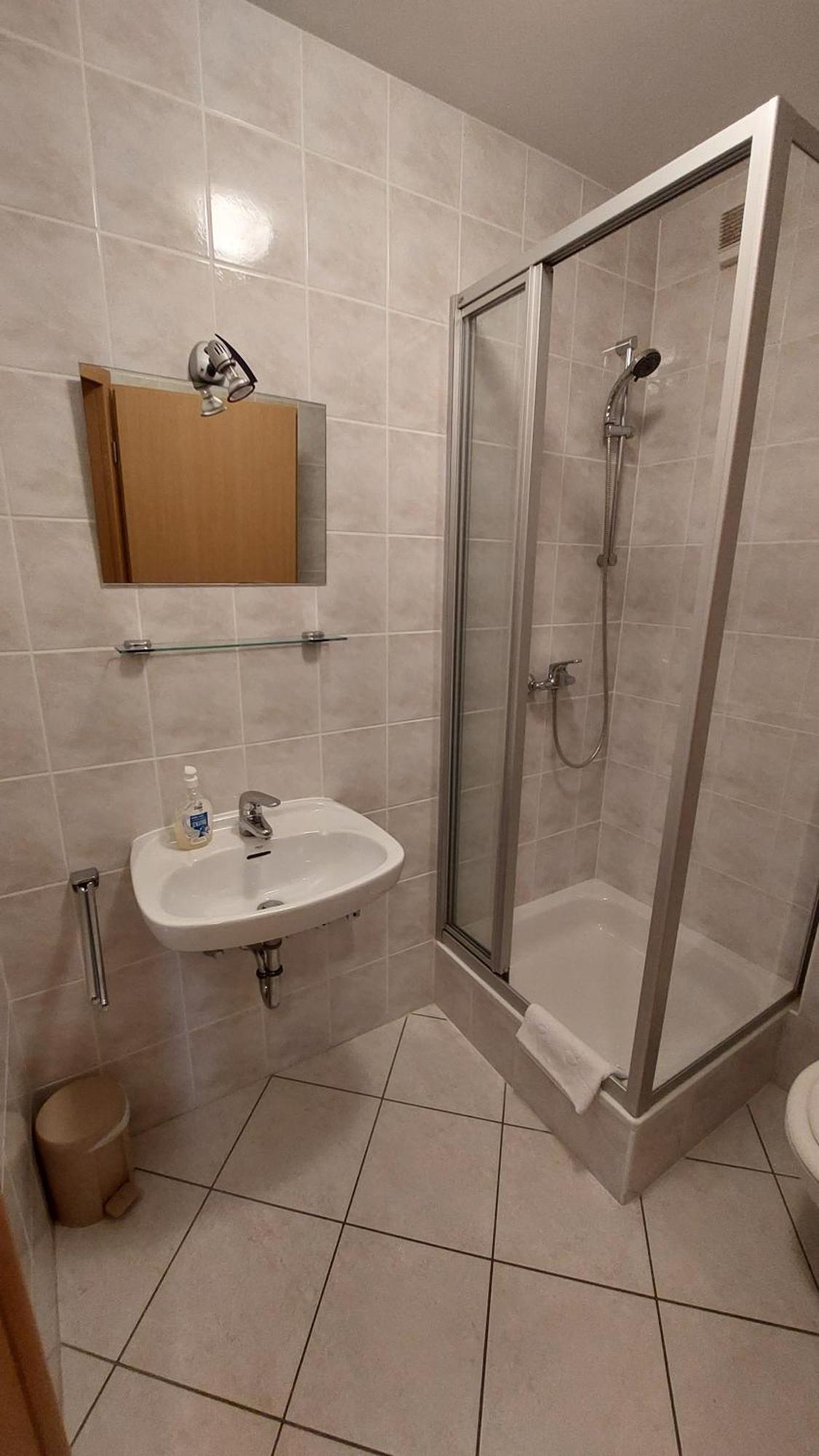 Apartments And Rooms Mamic Dugi Rat Exterior foto